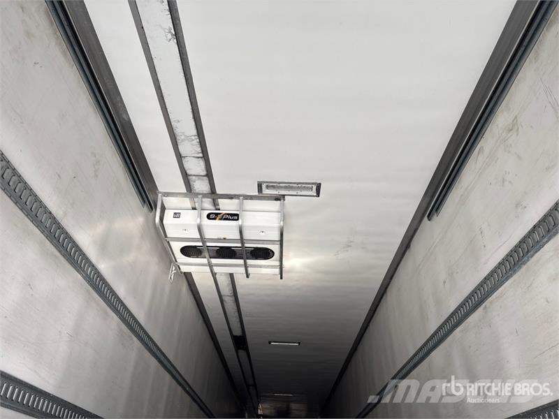 Utility 53 ft x 102 in T/A Multi -Temp Refrigerated Traile Semirimorchi a temperatura controllata