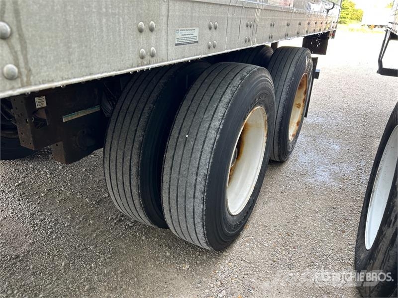 Utility 53 ft x 102 in T/A Van Trailer Furgons