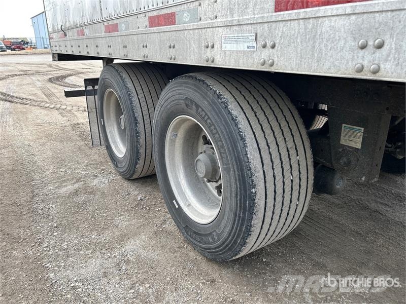 Utility 53 ft x 102 in T/A Van Trailer Reboques baú