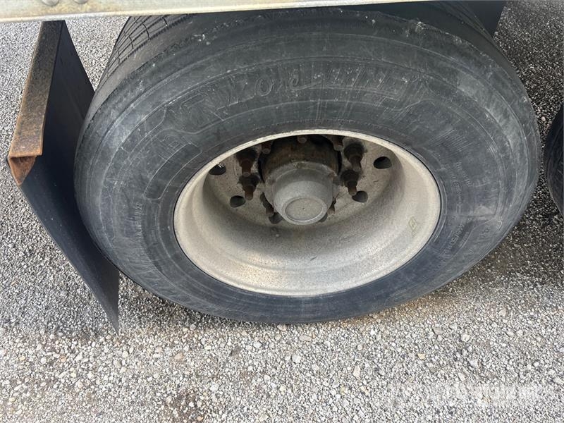 Utility 53 ft x 102 in T/A Van Trailer Dengtos priekabos