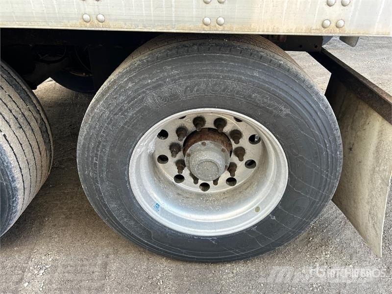 Utility 53 ft x 102 in T/A Van Trailer Reboques baú