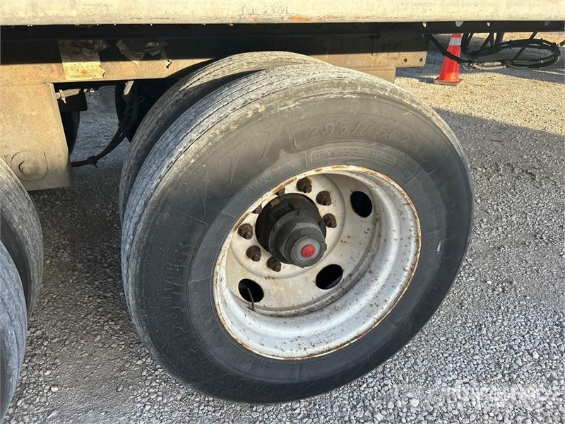 Utility 53 ft x 102 in T/A Refrigerated Trailer Semi Reboques Isotérmicos