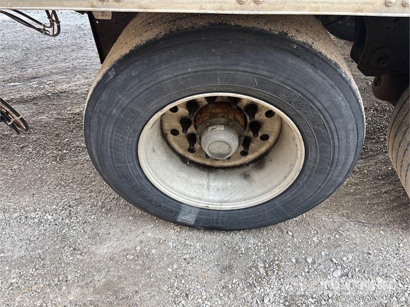 Utility 53 ft x 102 in T/A Van Trailer Dengtos priekabos