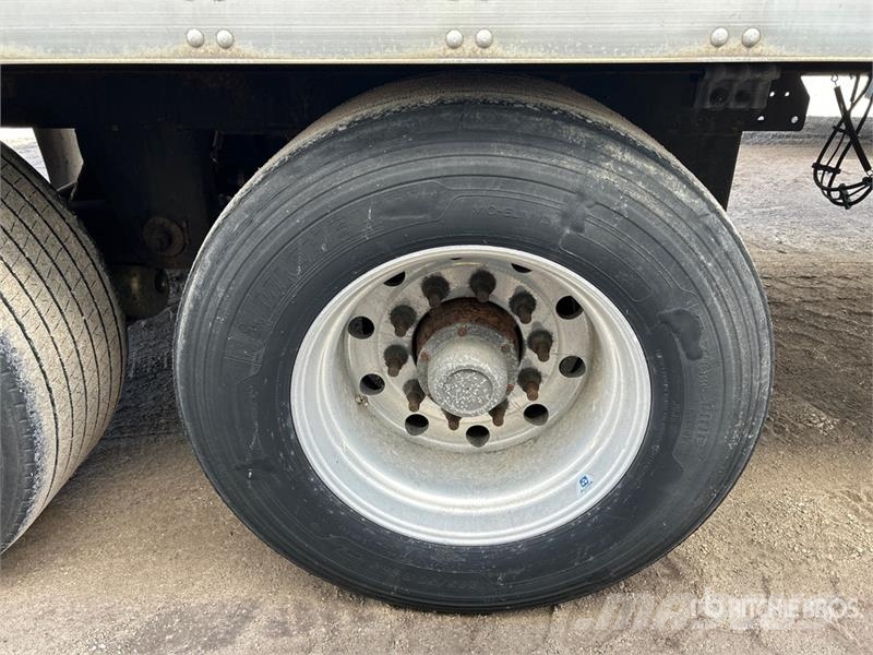 Utility 53 ft x 102 in T/A Van Trailer Reboques baú