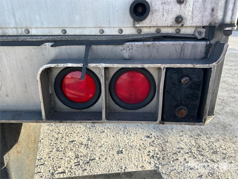 Utility 53 ft x 102 in T/A Refrigerated Trailer Semi Reboques Isotérmicos