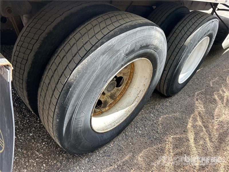 Utility 53 ft x 102 in T/A Van Trailer Dengtos priekabos