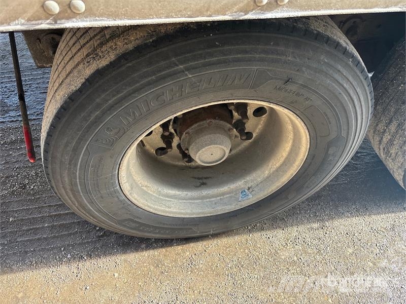Utility 53 ft x 102 in T/A Van Trailer Dengtos priekabos