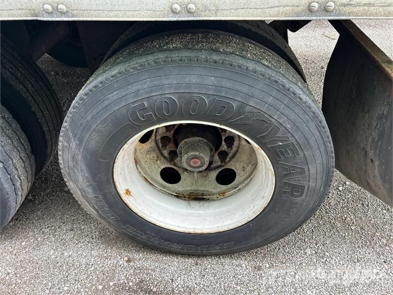 Utility 53 ft x 102 in T/A Van Trailer مقطورات ذات هيكل صندوقي