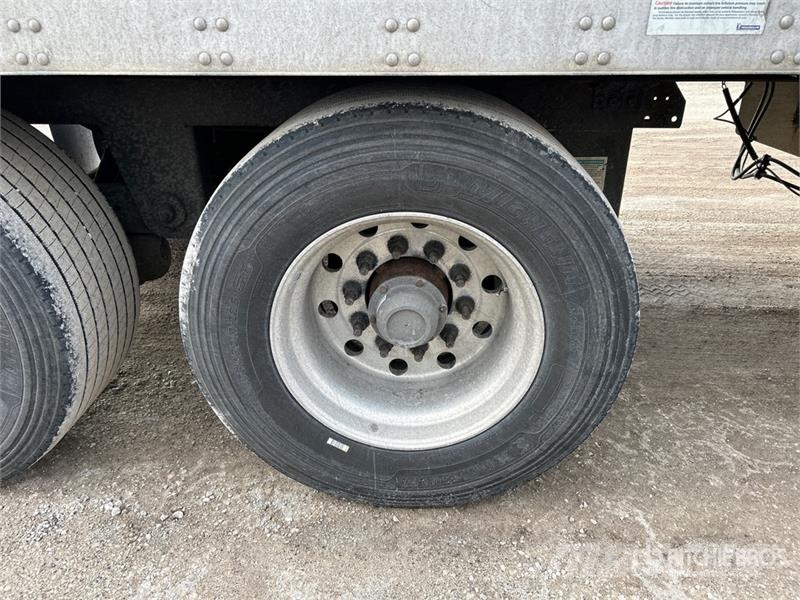 Utility 53 ft x 102 in T/A Van Trailer Reboques baú