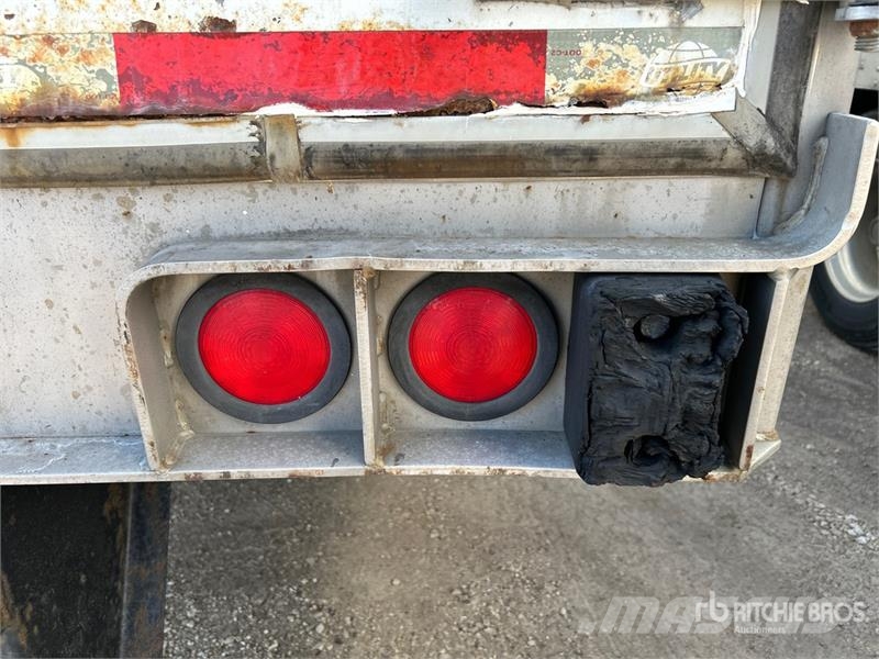 Utility 53 ft x 102 in T/A Van Trailer Reboques baú