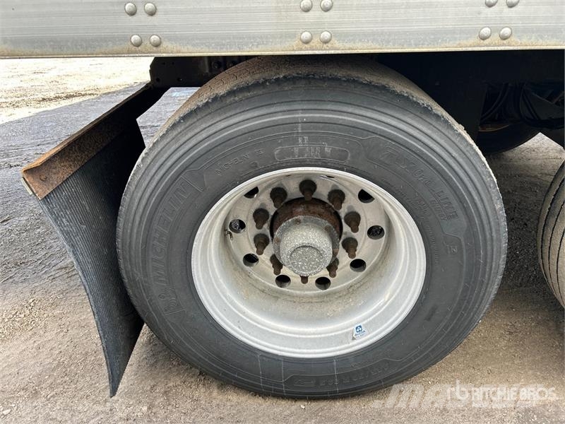Utility 53 ft x 102 in T/A Van Trailer Reboques baú