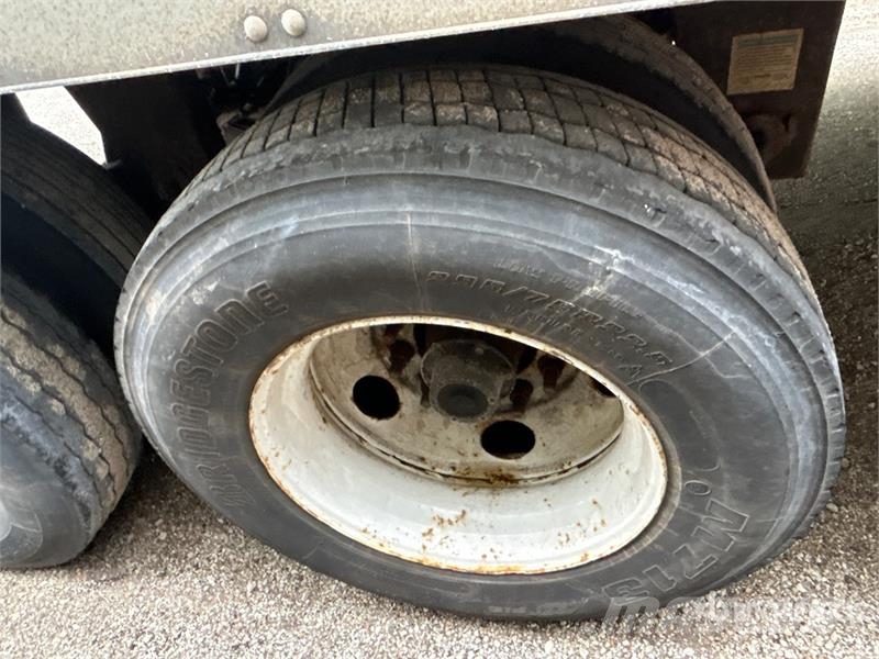 Utility 53 ft x 102 in T/A Van Trailer مقطورات ذات هيكل صندوقي