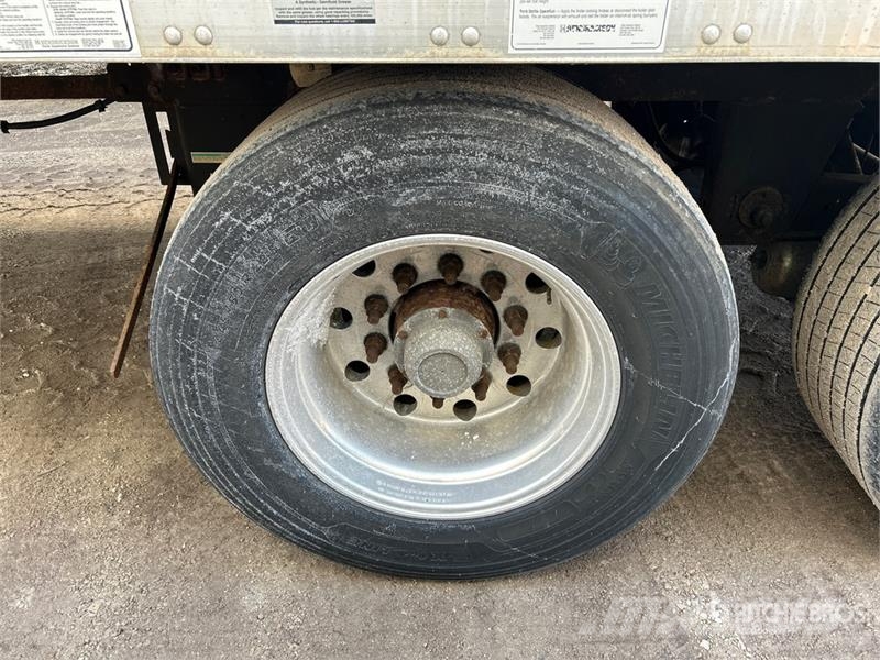 Utility 53 ft x 102 in T/A Van Trailer Reboques baú