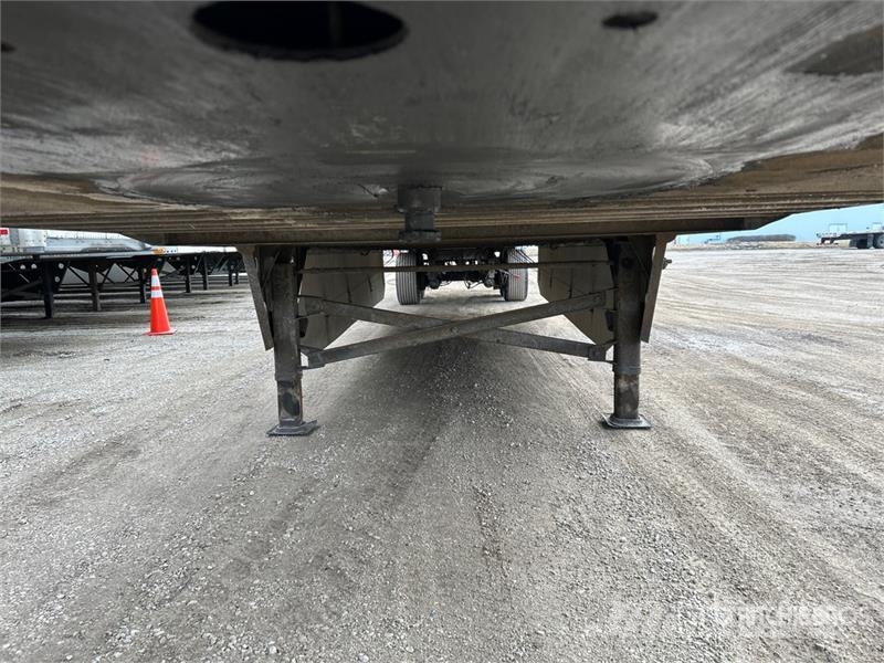 Utility 53 ft x 102 in T/A Van Trailer Reboques baú