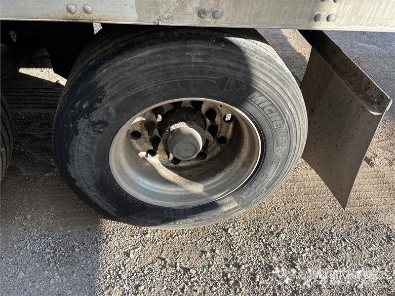 Utility 53 ft x 102 in T/A Van Trailer Dengtos priekabos