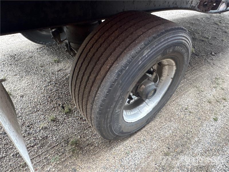 Utility TS2CHA 50 ft T/A Spread Axle Curtain Side Trailer Тентовані причепи