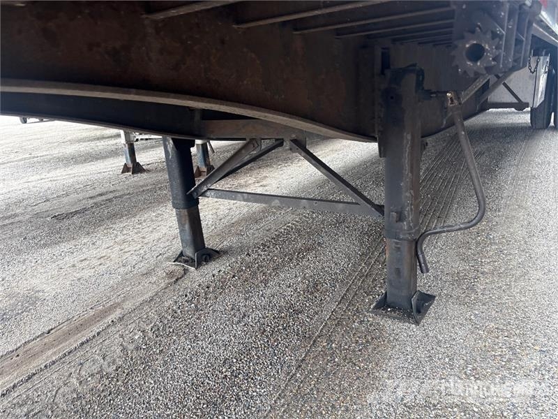 Utility TS2CHA 50 ft T/A Spread Axle Curtain Side Trailer Tents
