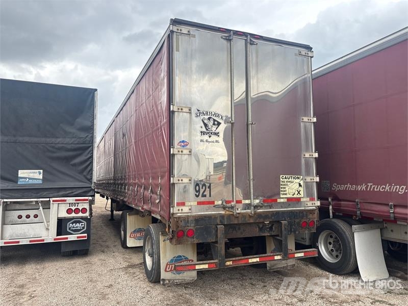 Utility TS2CHA 50 ft T/A Spread Axle Curtain Side Trailer Тентовані причепи