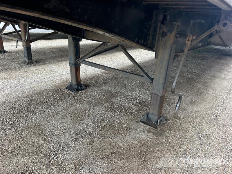 Utility TS2CHA 50 ft T/A Spread Axle Curtain Side Trailer Tents