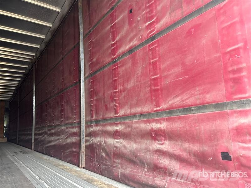 Utility TS2CHA 50 ft T/A Spread Axle Curtain Side Trailer Curtainsideranhänger