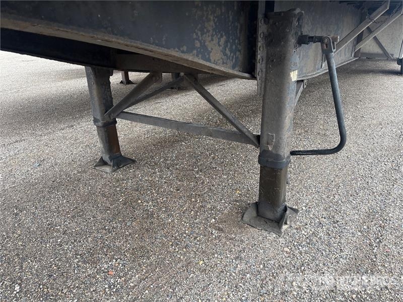 Utility TS2CHA 50 ft T/A Spread Axle Curtain Side Trailer Tents