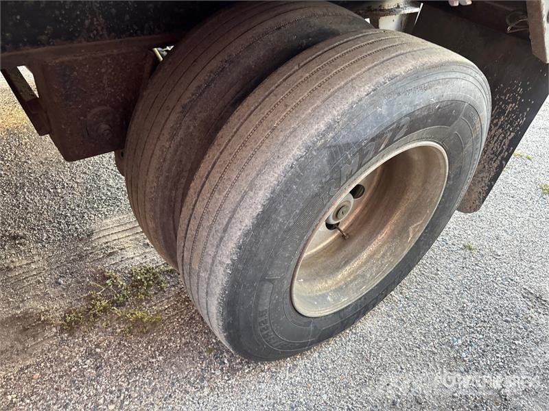 Utility TS2CHA 50 ft T/A Spread Axle Curtain Side Trailer Curtainsideranhänger