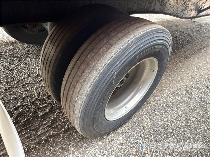 Utility TS2CHA 50 ft T/A Spread Axle Curtain Side Trailer Curtainsideranhänger