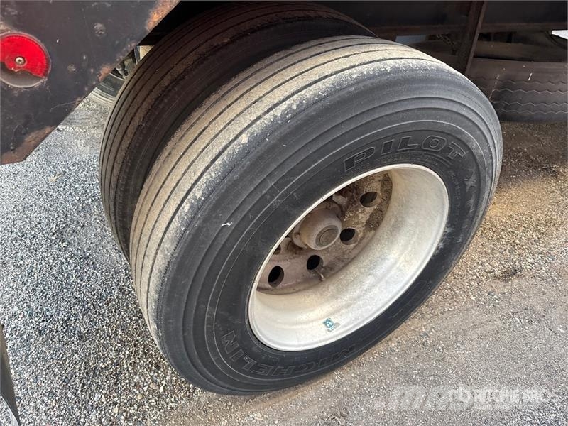 Utility TS2CHA 50 ft T/A Spread Axle Curtain Side Trailer Curtainsideranhänger