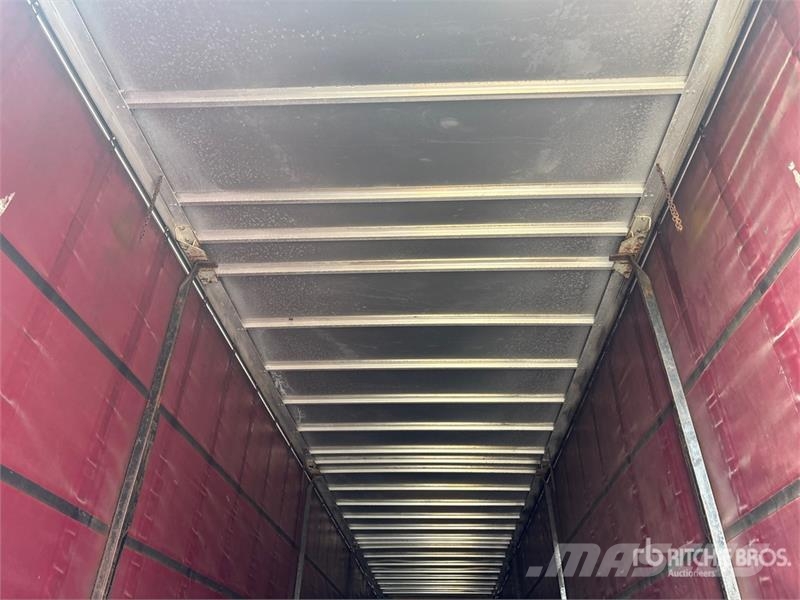 Utility TS2CHA 50 ft T/A Spread Axle Curtain Side Trailer Curtainsideranhänger