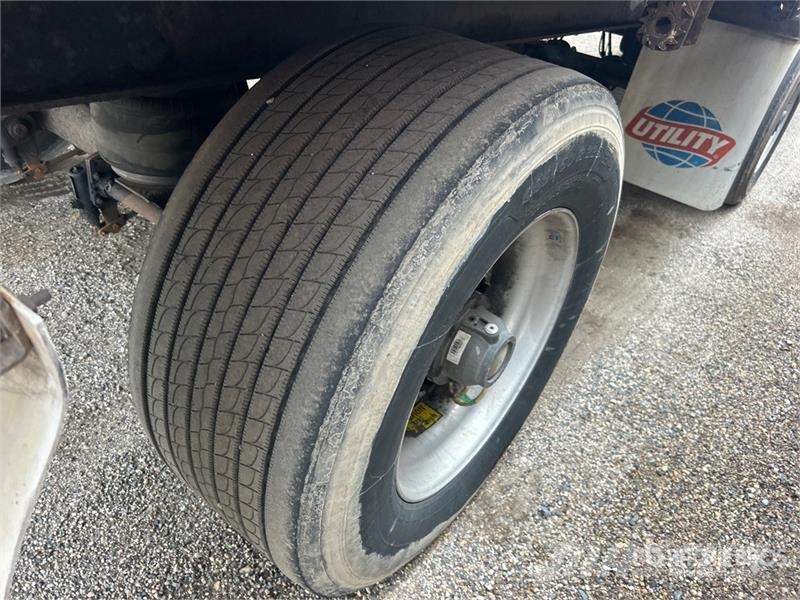 Utility TS2CHA 50 ft T/A Spread Axle Curtain Side Trailer Curtainsideranhänger