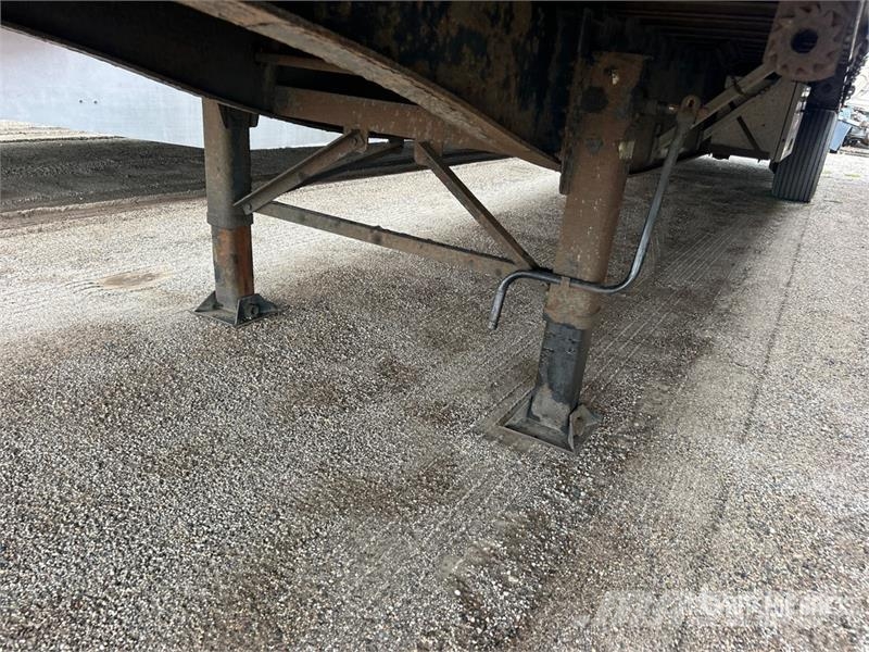 Utility TS2CHA 50 ft T/A Spread Axle Curtain Side Trailer Curtainsideranhänger