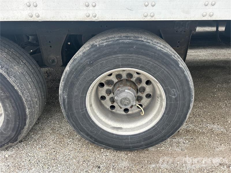 Utility VS2DX Box Trailers