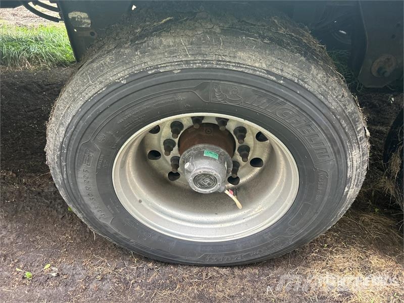 Utility VS2DX 箱體拖車