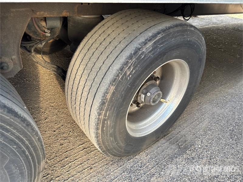 Utility VS2DX Van Body Trailers