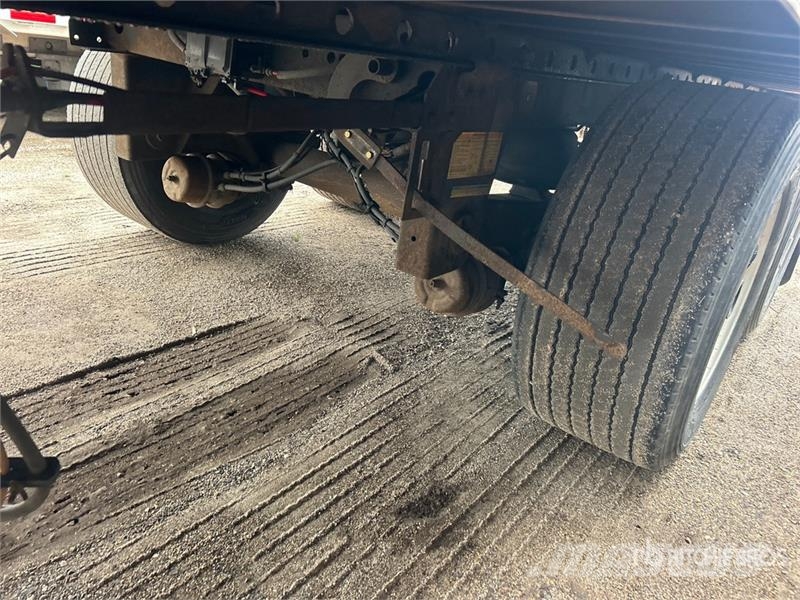 Utility VS2DX 箱體拖車