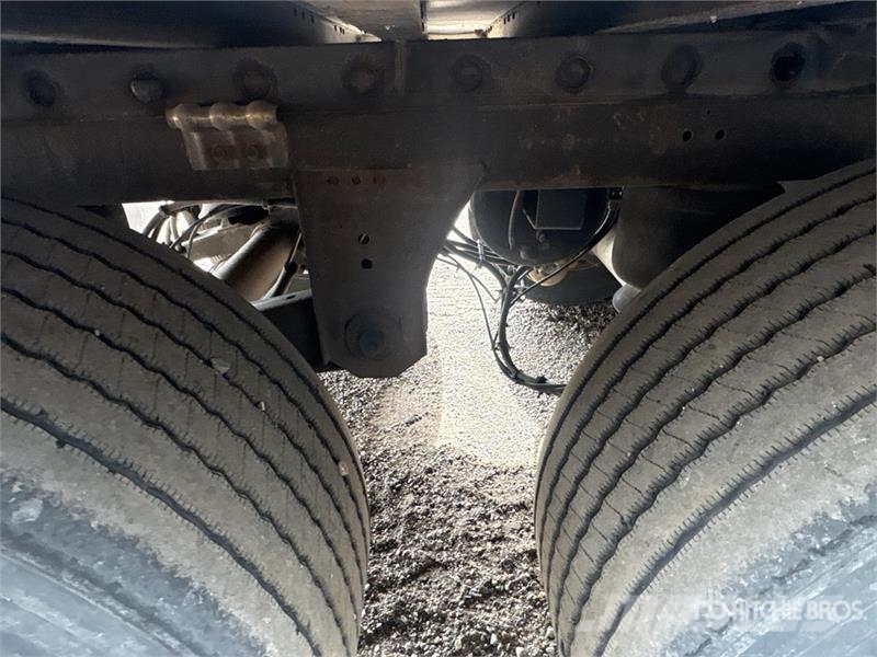 Utility VS2DX 箱體拖車