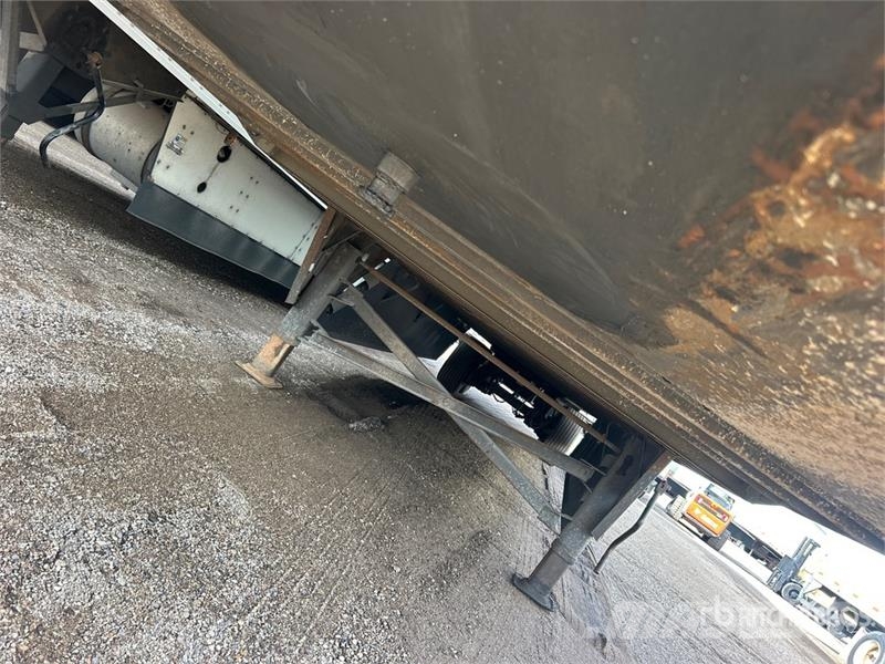 Utility VS2DX 箱體拖車