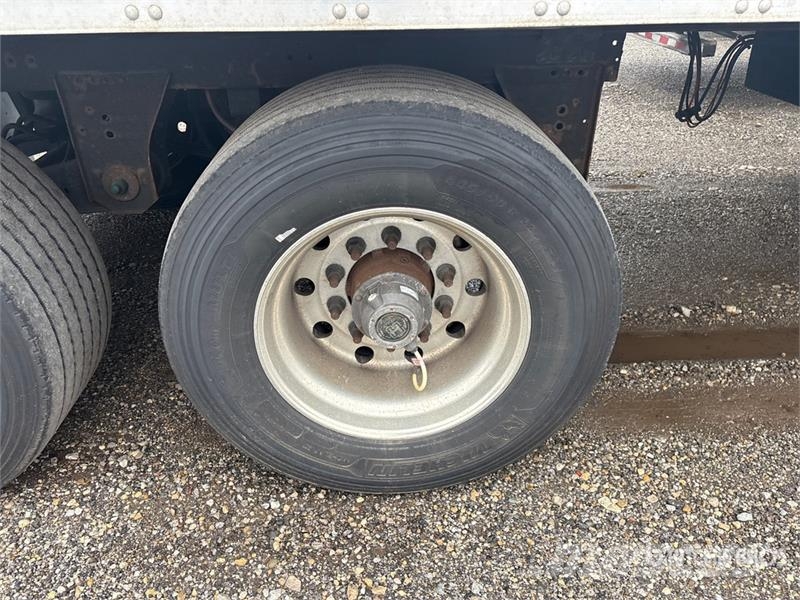 Utility VS2DX Van Body Trailers