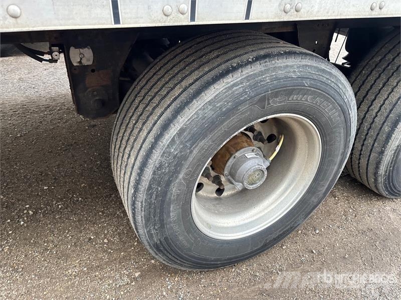 Utility VS2DX Van Body Trailers