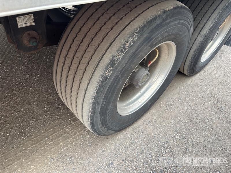 Utility VS2DX Van Body Trailers
