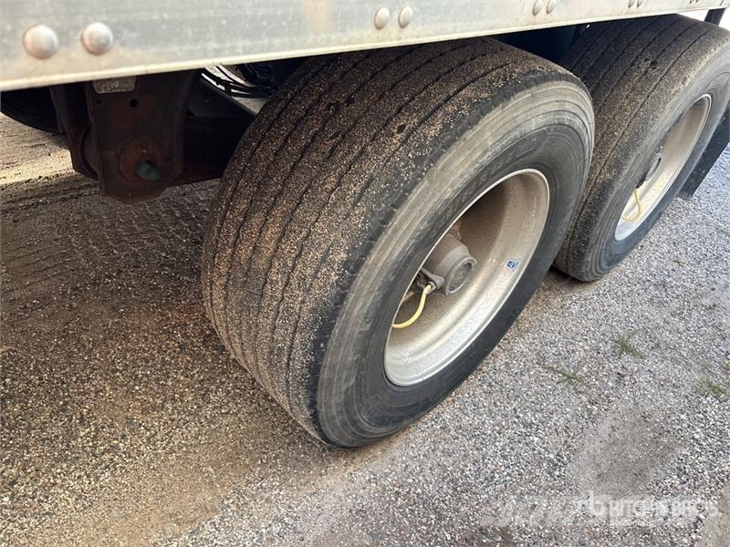 Utility VS2DX Van Body Trailers