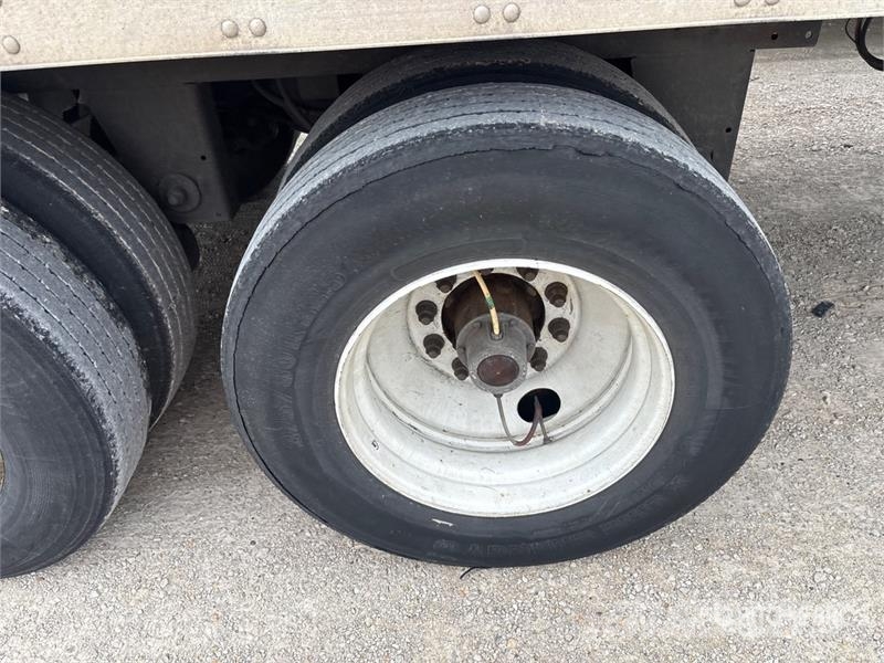 Utility VS2DX Box body trailers