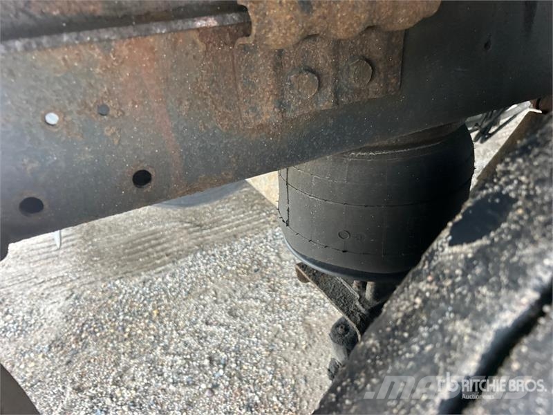 Utility VS2DX 箱體拖車