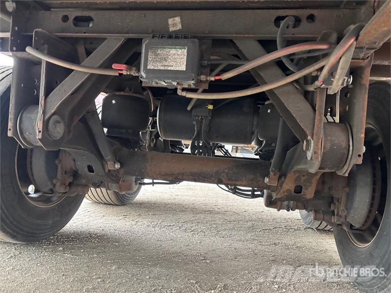 Utility VS2DX 箱體拖車