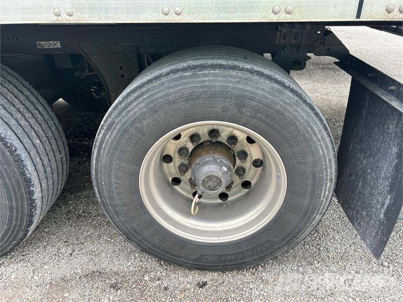 Utility VS2DX 箱體拖車