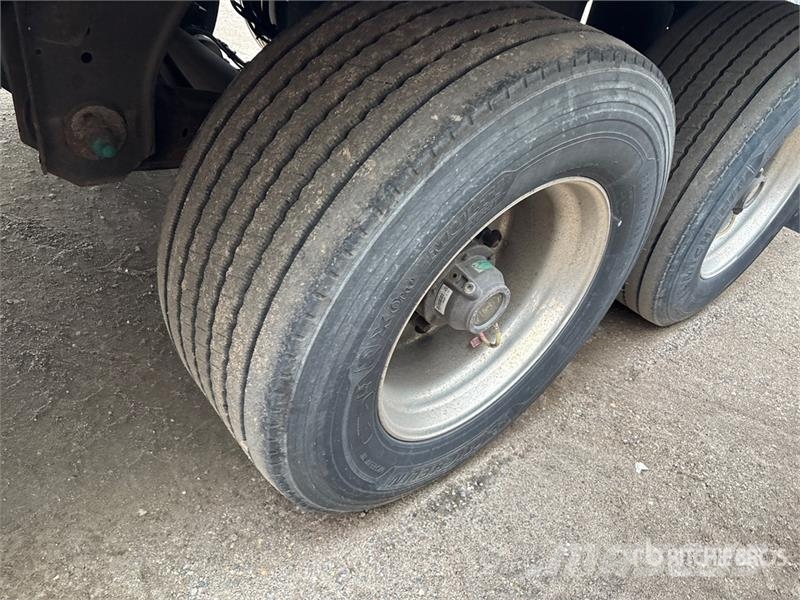 Utility VS2DX 箱體拖車