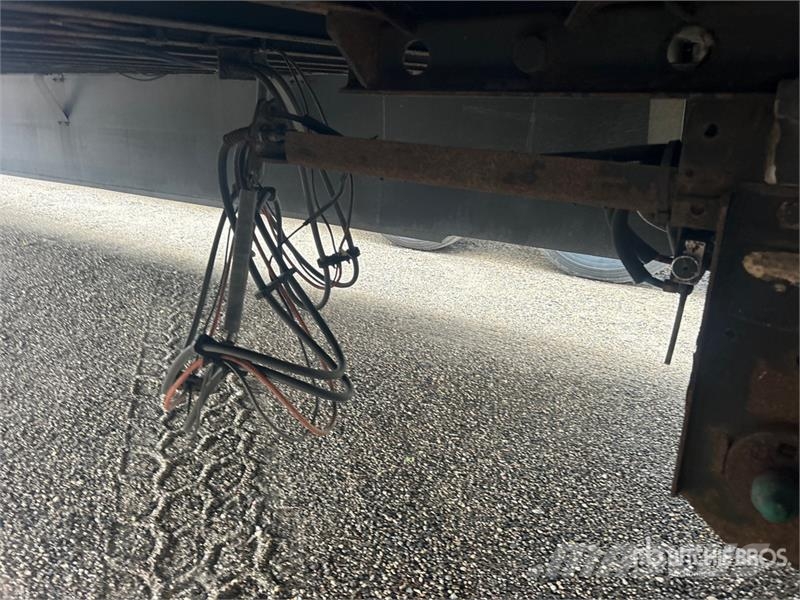Utility VS2DX 箱體拖車
