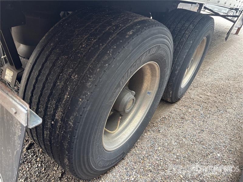 Utility VS2DX Van Body Trailers