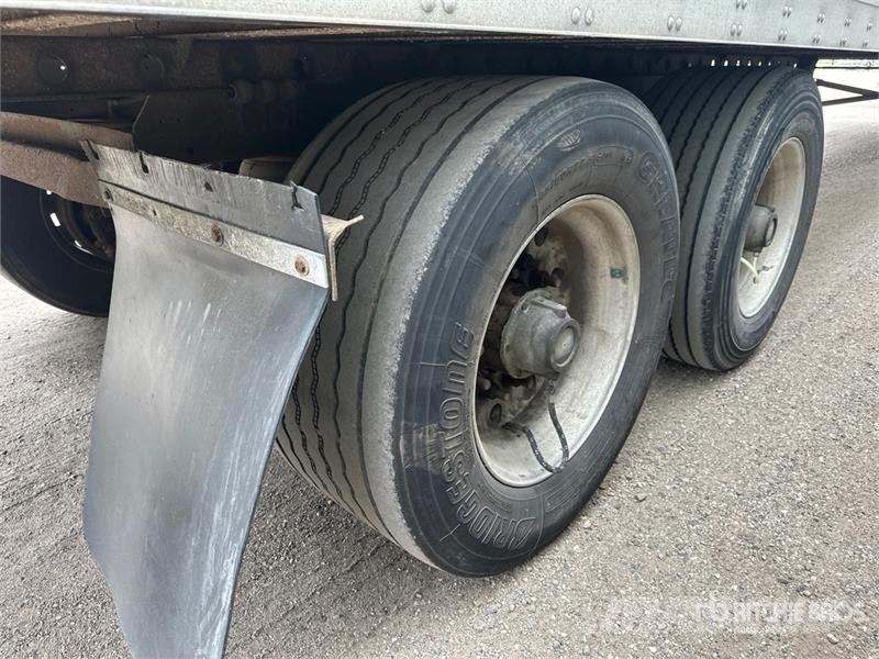 Utility VS2DX Van Body Trailers