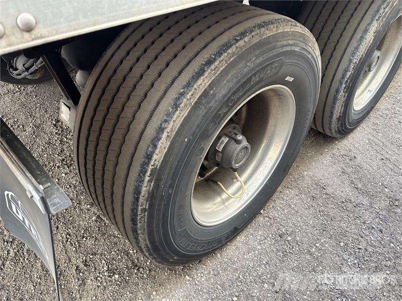 Utility VS2DX Van Body Trailers